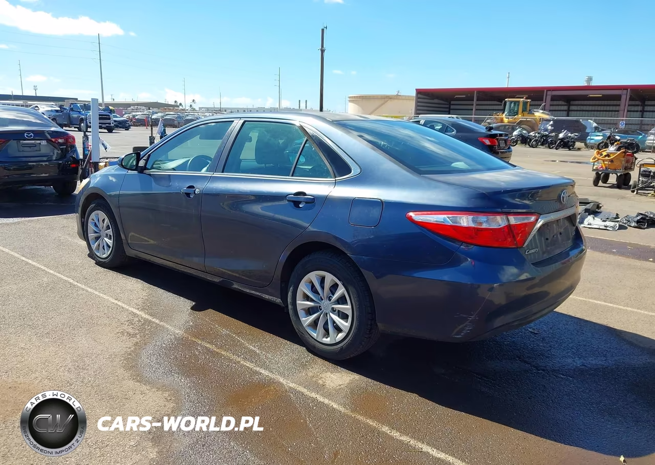 2017 Toyota Camry Le VIN:4T1BF1FK0HU706732 - 3
