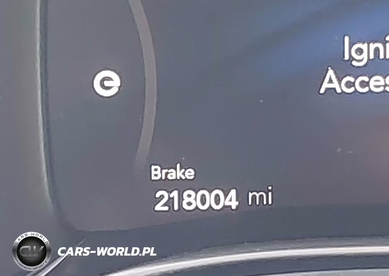 2018 Chrysler Pacifica Hybrid Limited VIN:2C4RC1N72JR183404 - 15
