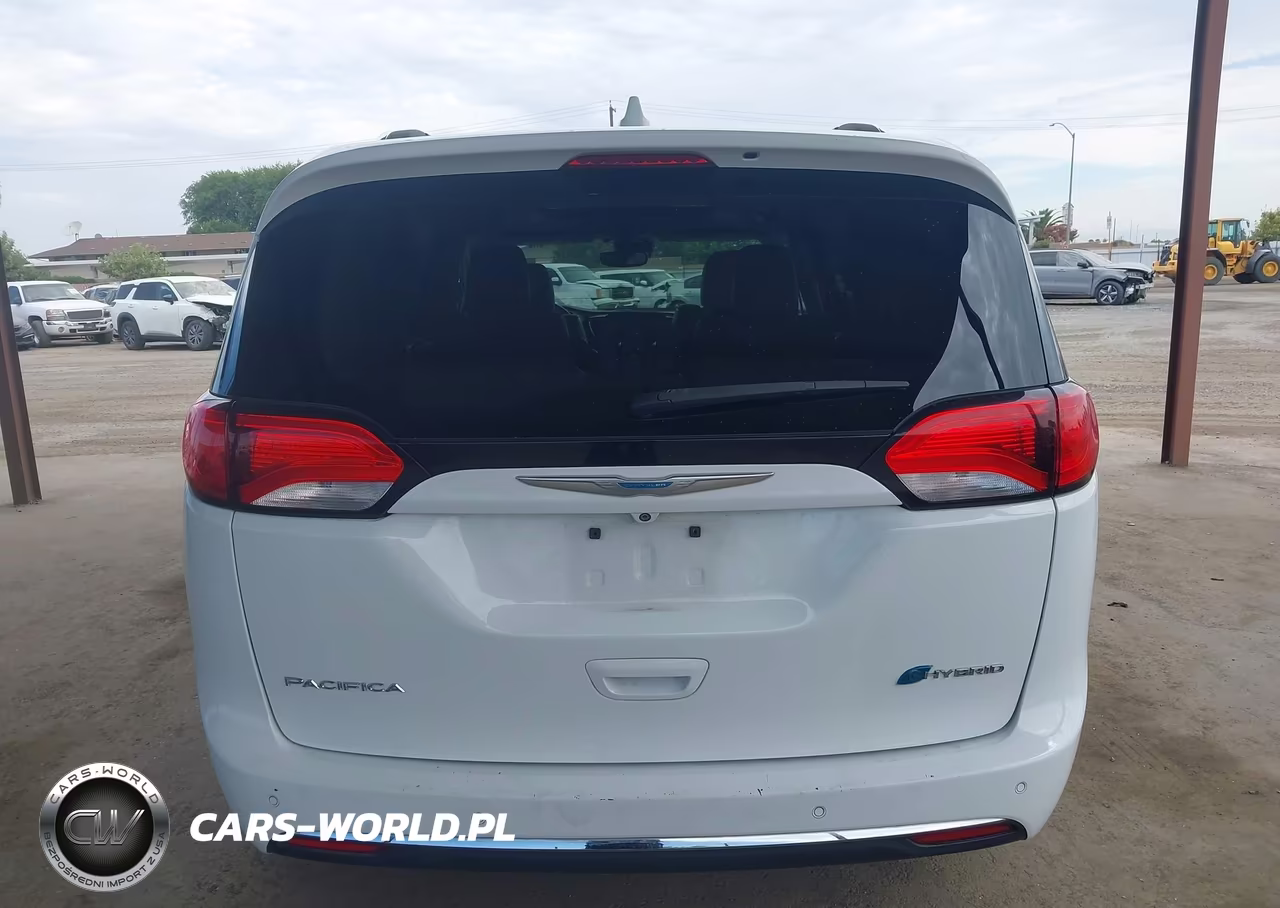 2018 Chrysler Pacifica Hybrid Limited VIN:2C4RC1N72JR183404 - 16