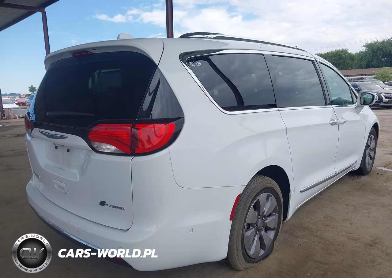 2018 Chrysler Pacifica Hybrid Limited VIN:2C4RC1N72JR183404 - 4