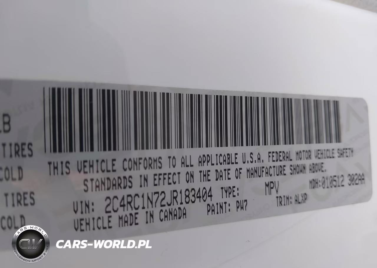 2018 Chrysler Pacifica Hybrid Limited VIN:2C4RC1N72JR183404 - 9