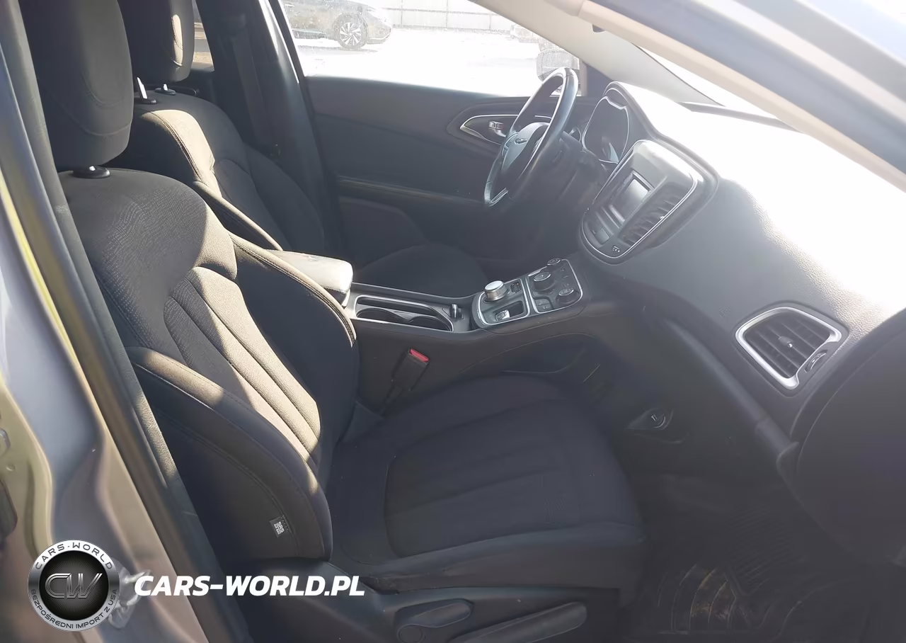 2015 Chrysler 200 Limited VIN:1C3CCCABXFN554409 - 5