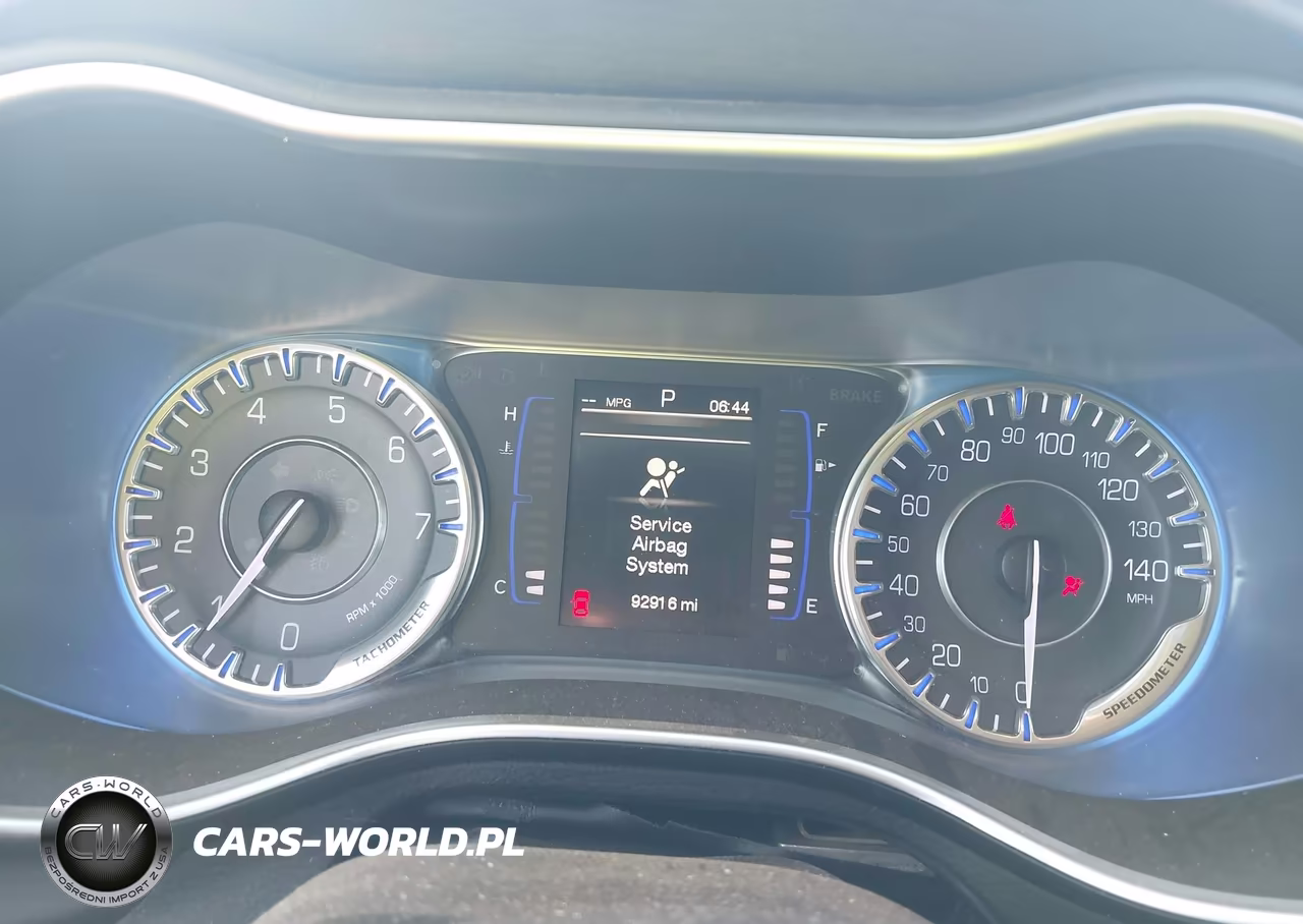 2015 Chrysler 200 Limited VIN:1C3CCCABXFN554409 - 7