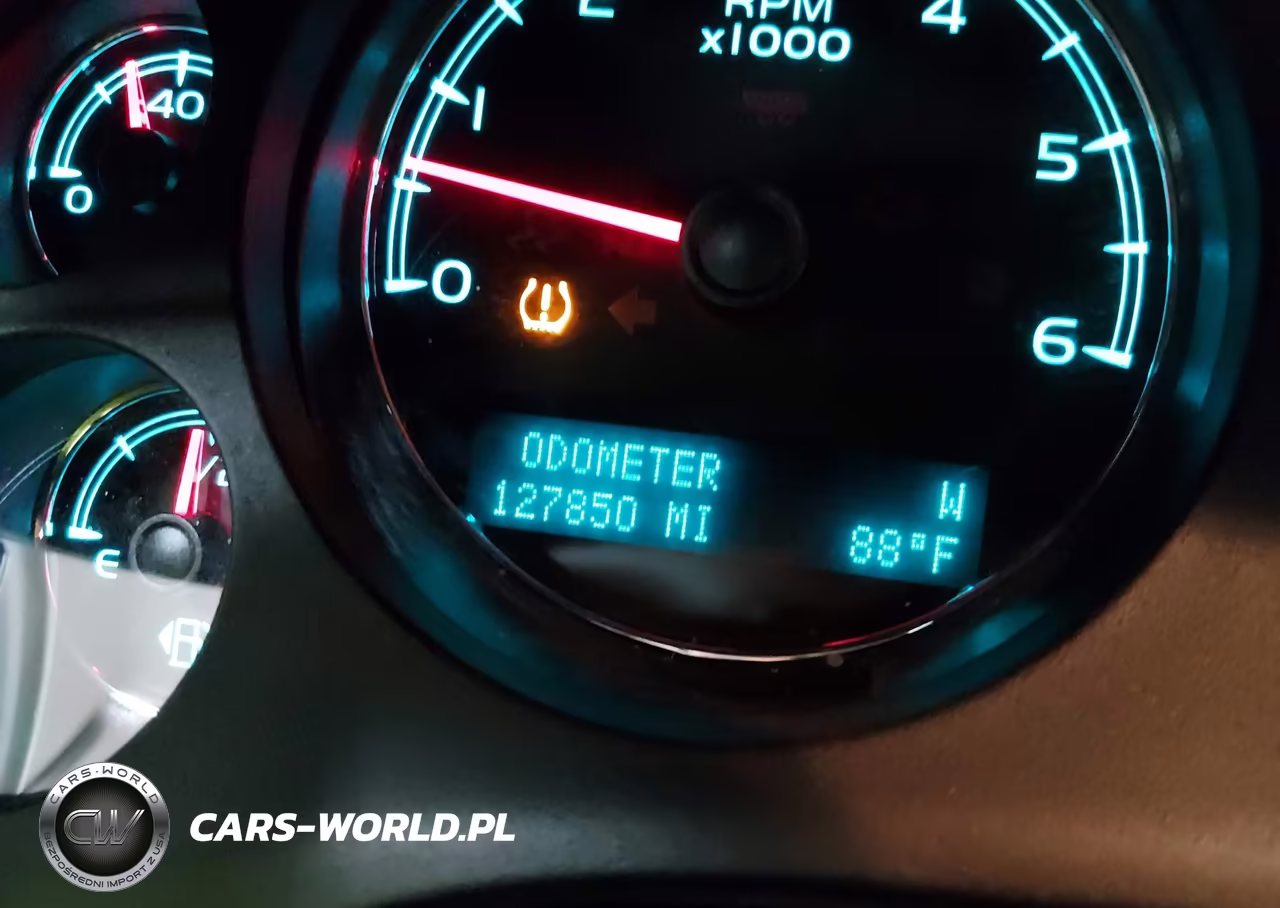 2013 Chevrolet Tahoe Ls VIN:1GNSKAE00DR326424 - 15