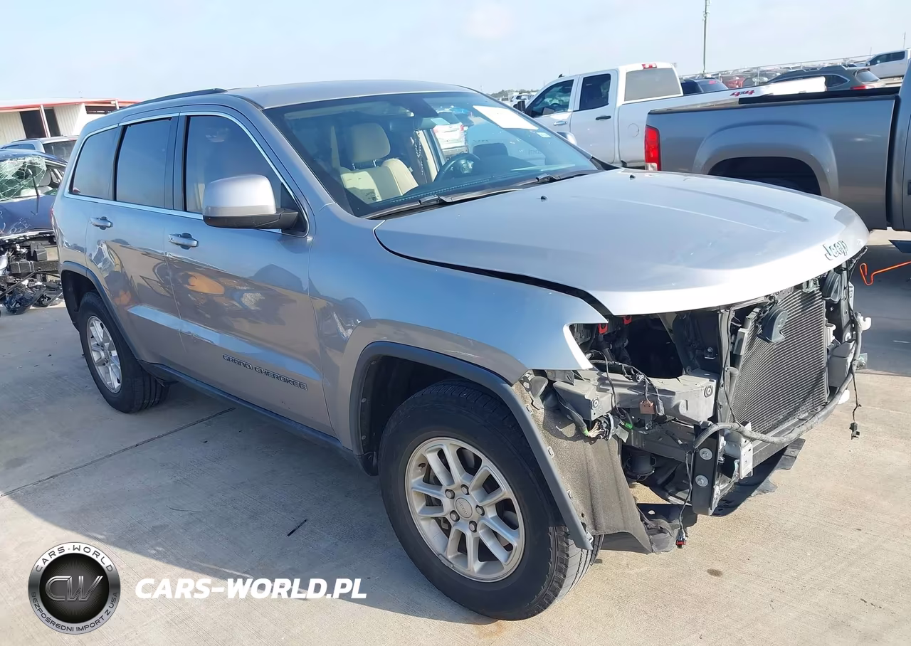 2018 Jeep Grand Cherokee Laredo 4X2 VIN:1C4RJEAGXJC168421 - 1