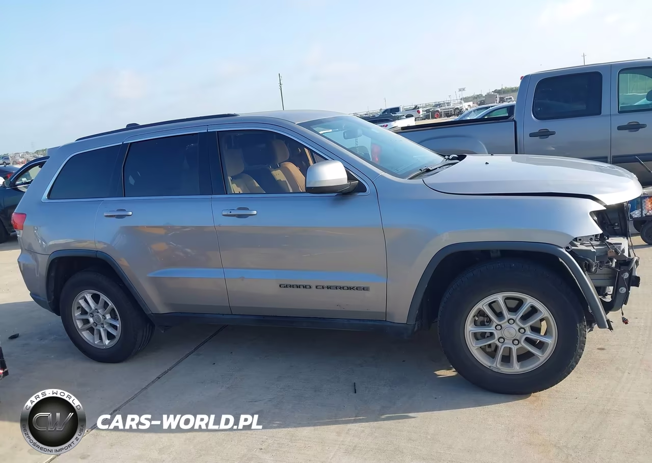 2018 Jeep Grand Cherokee Laredo 4X2 VIN:1C4RJEAGXJC168421 - 13