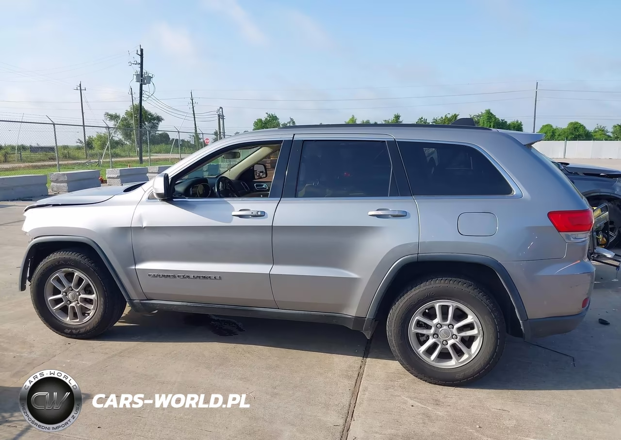 2018 Jeep Grand Cherokee Laredo 4X2 VIN:1C4RJEAGXJC168421 - 14