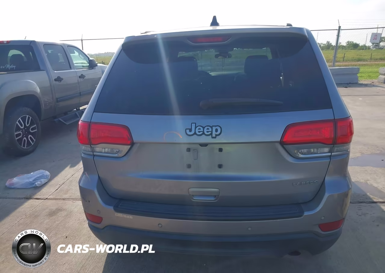 2018 Jeep Grand Cherokee Laredo 4X2 VIN:1C4RJEAGXJC168421 - 16
