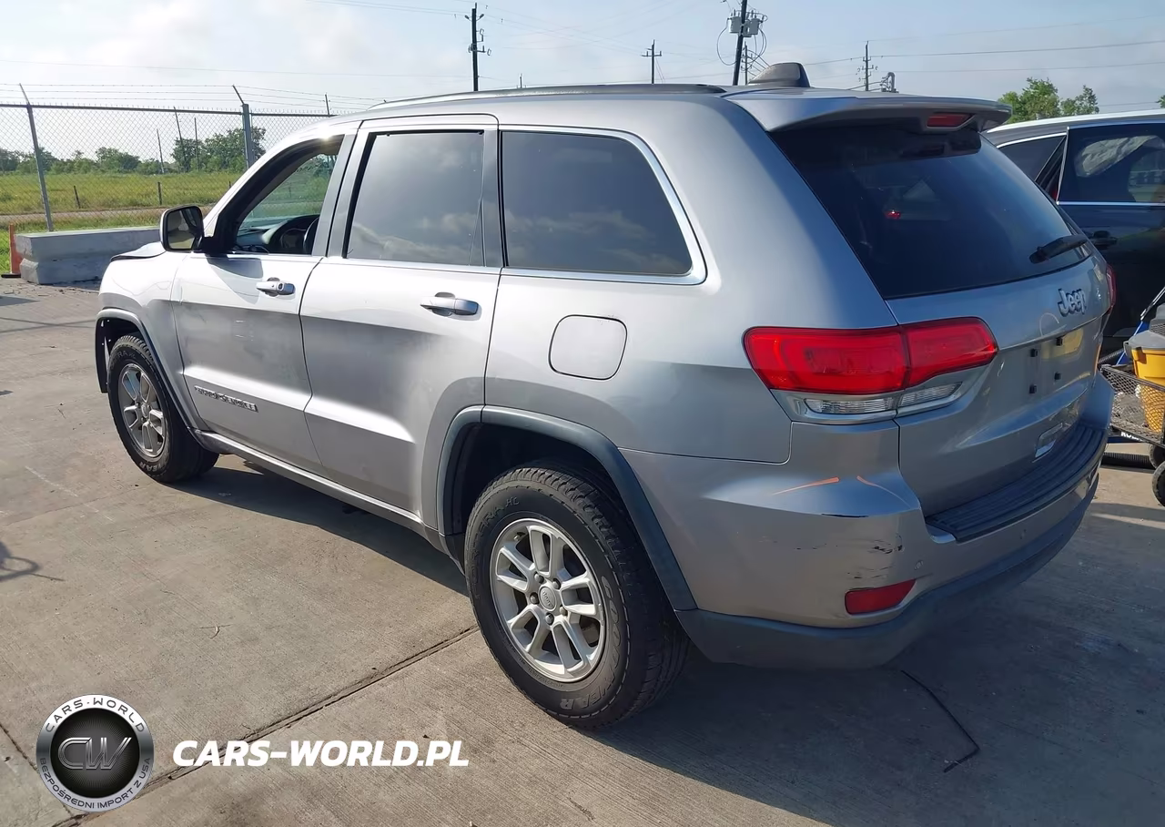 2018 Jeep Grand Cherokee Laredo 4X2 VIN:1C4RJEAGXJC168421 - 3
