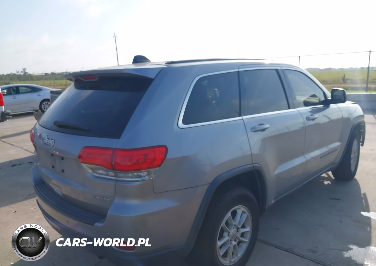 2018 Jeep Grand Cherokee Laredo 4X2 VIN:1C4RJEAGXJC168421 - 4