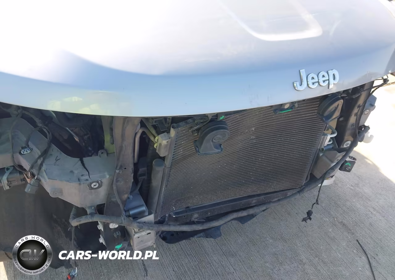 2018 Jeep Grand Cherokee Laredo 4X2 VIN:1C4RJEAGXJC168421 - 6