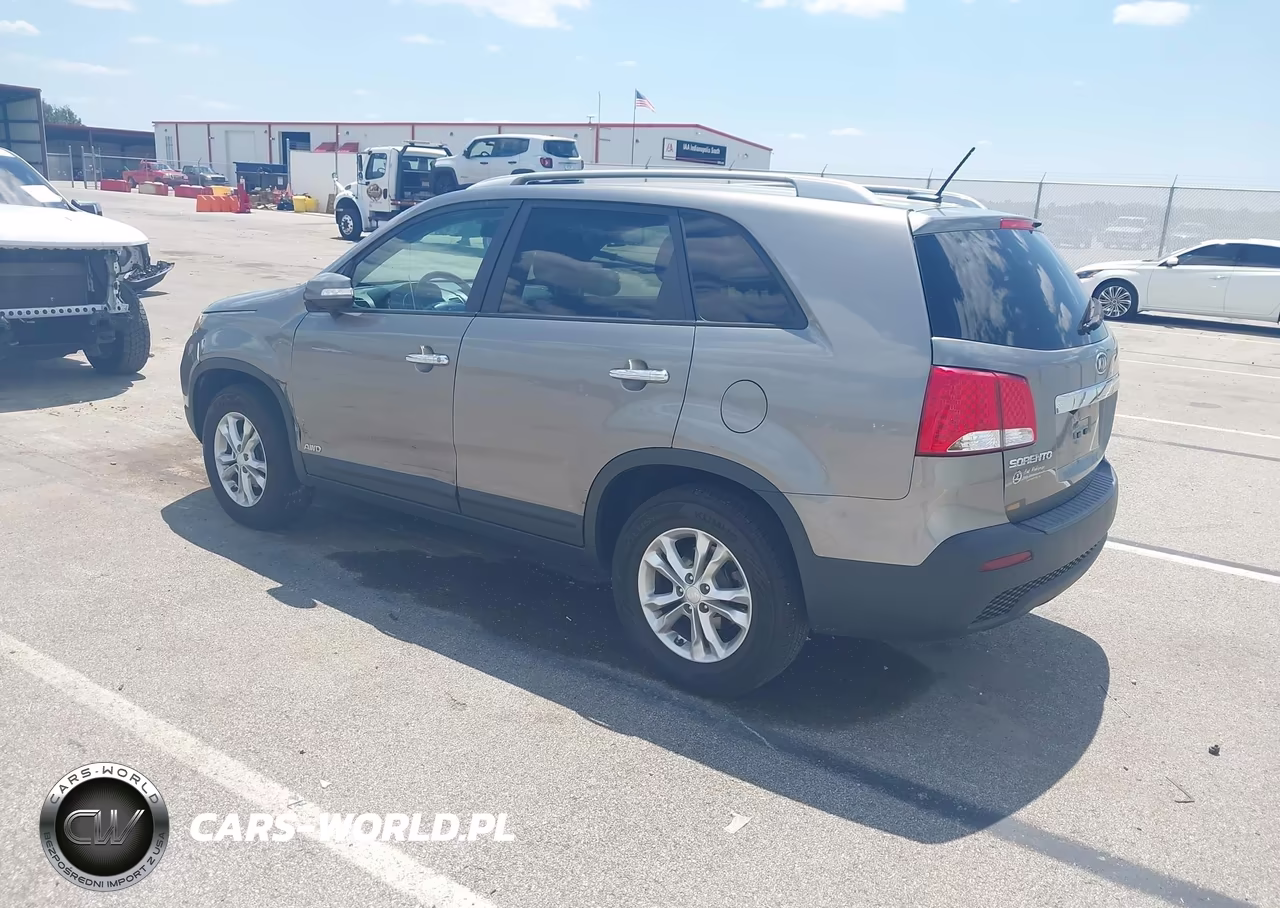 2013 Kia Sorento Lx VIN:5XYKTCA61DG408186 - 3