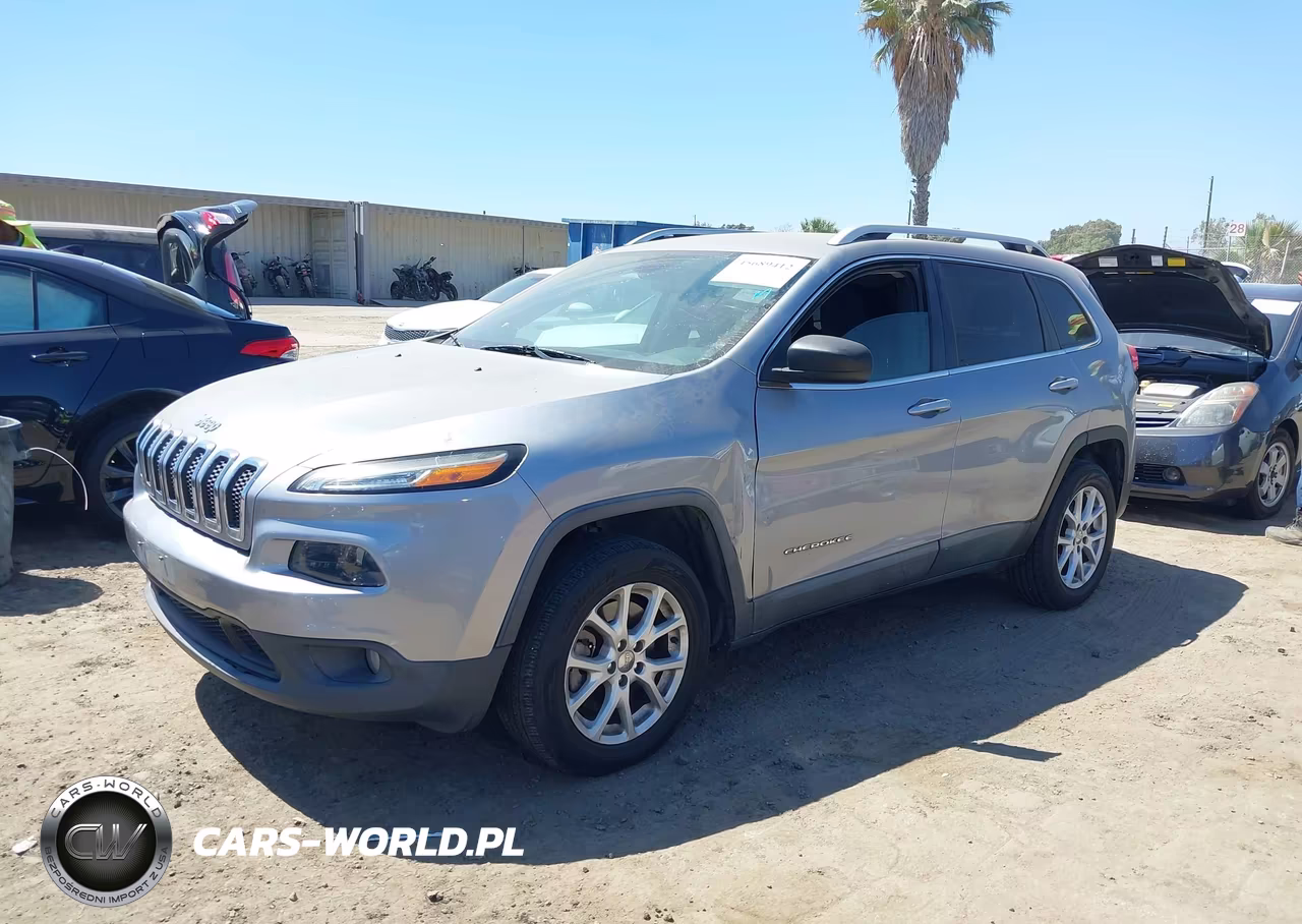 2014 Jeep Cherokee Latitude VIN:1C4PJLCB2EW123670 - 2