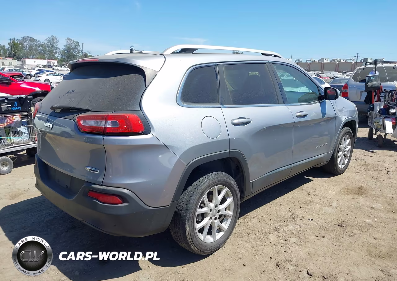2014 Jeep Cherokee Latitude VIN:1C4PJLCB2EW123670 - 4