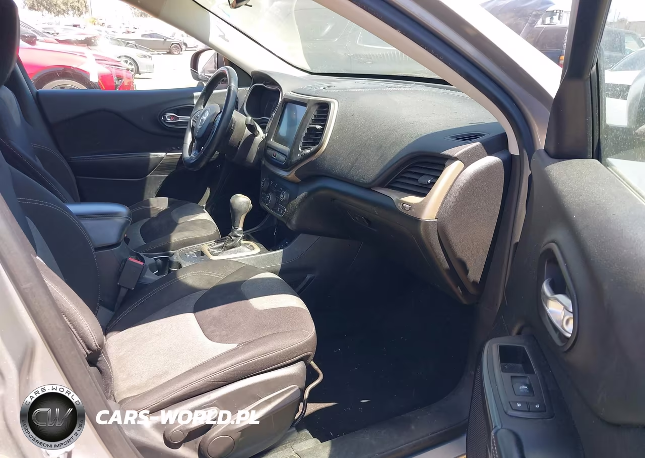 2014 Jeep Cherokee Latitude VIN:1C4PJLCB2EW123670 - 5