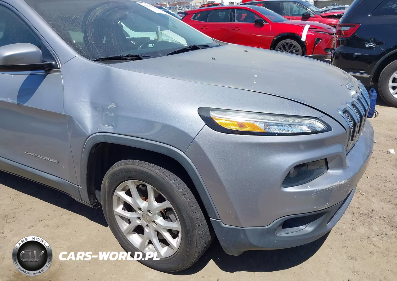 2014 Jeep Cherokee Latitude VIN:1C4PJLCB2EW123670 - 6