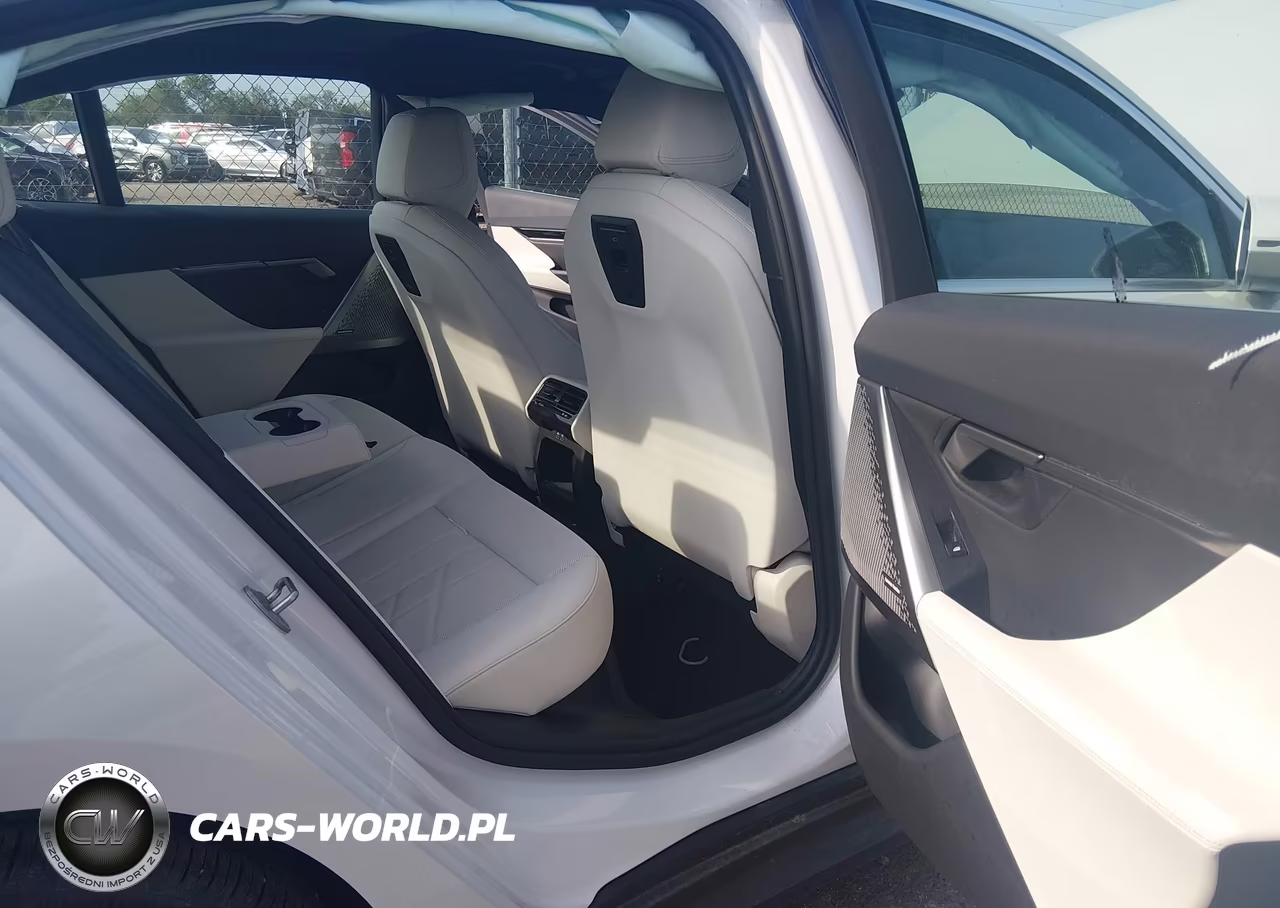 2025 BMW 530I VIN:WBA43FJ08SCU26558 - 8