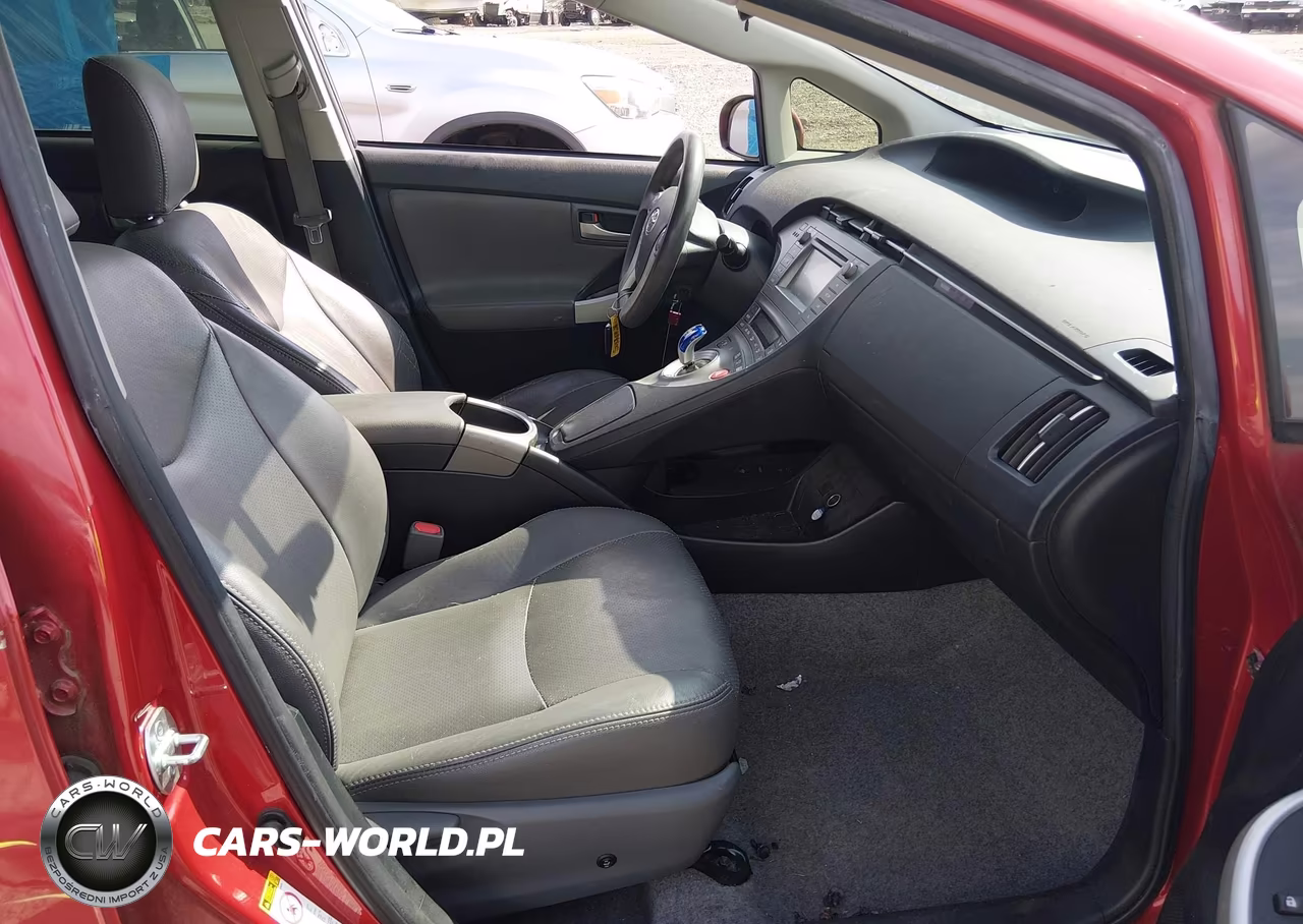 2015 Toyota Prius Two VIN:JTDKN3DU7F1886197 - 5