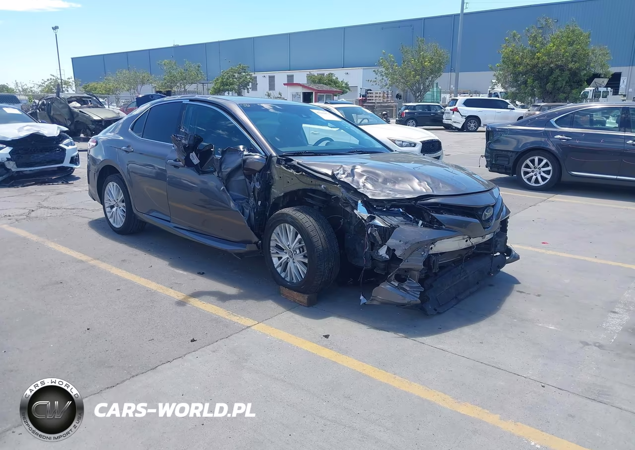 2018 Toyota Camry Hybrid Xle – zdjęcie 1 z 18