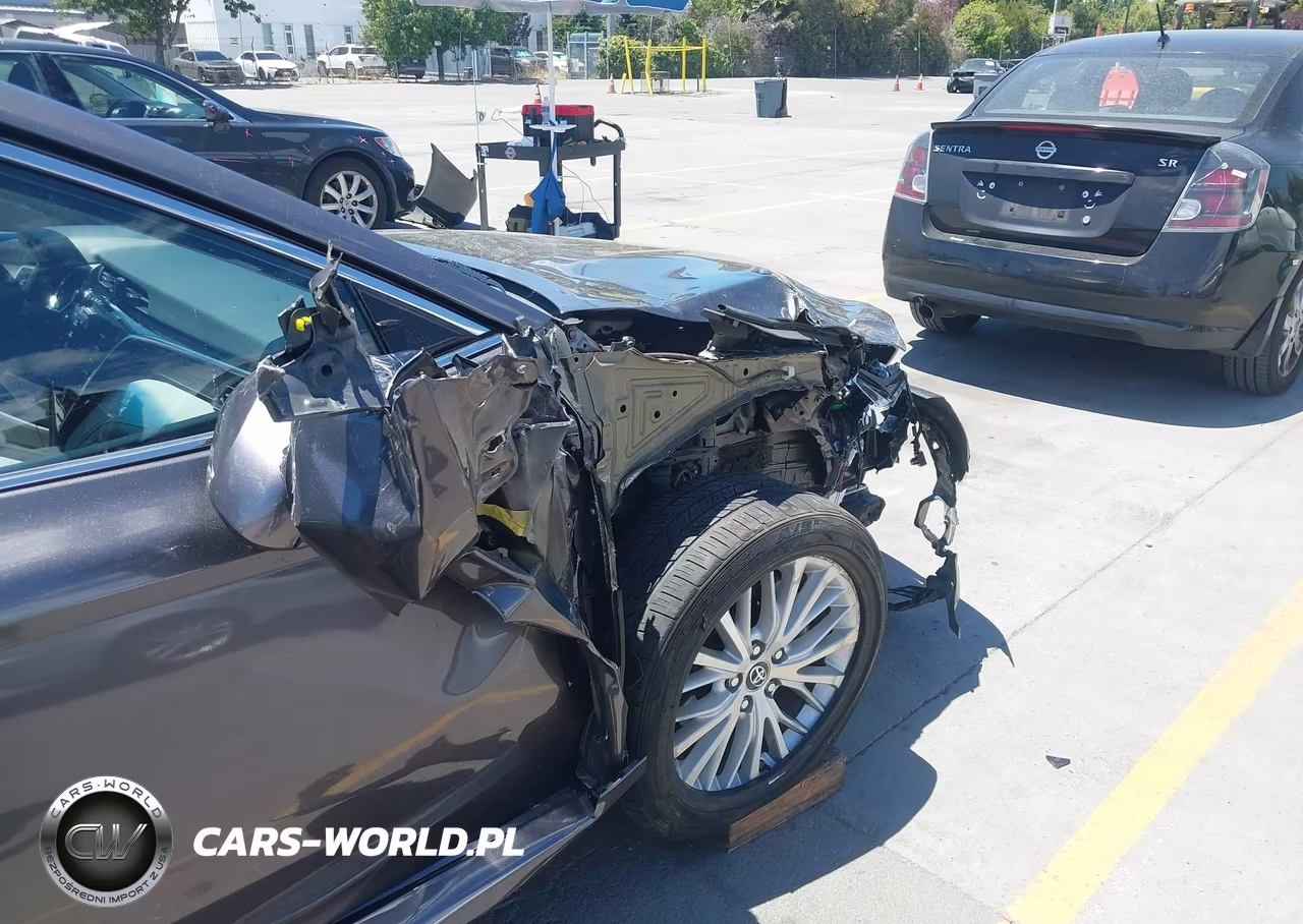 2018 Toyota Camry Hybrid Xle VIN:4T1B21HK9JU003600 - 13