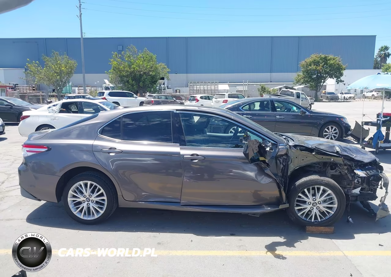 2018 Toyota Camry Hybrid Xle VIN:4T1B21HK9JU003600 - 15