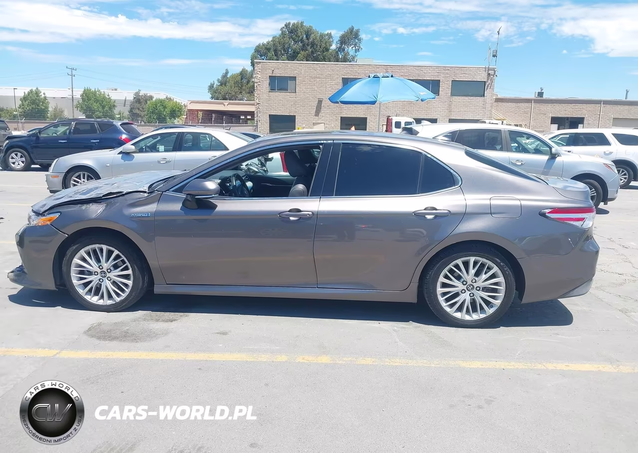 2018 Toyota Camry Hybrid Xle VIN:4T1B21HK9JU003600 - 16
