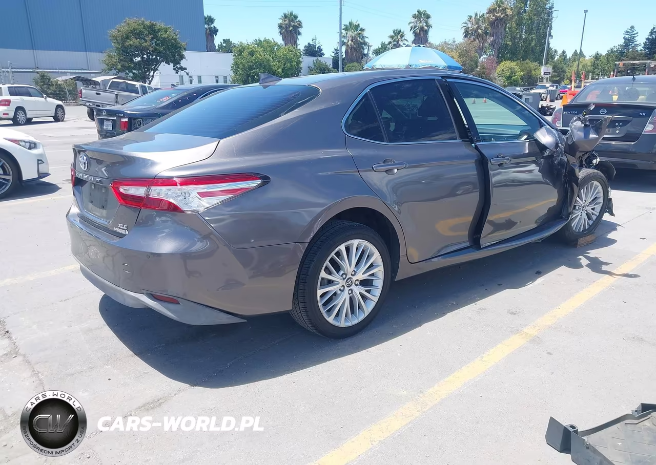 2018 Toyota Camry Hybrid Xle VIN:4T1B21HK9JU003600 - 4