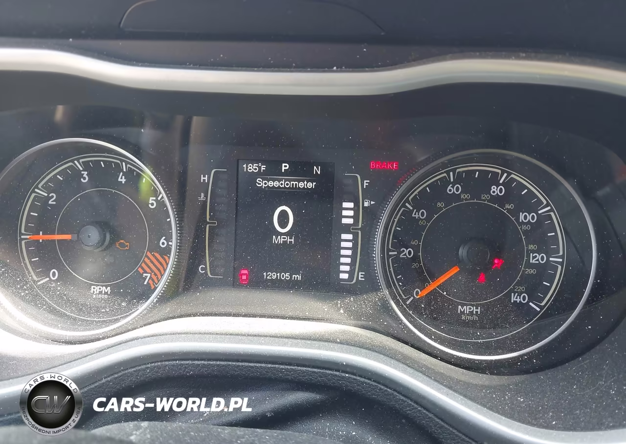 2015 Jeep Cherokee Latitude VIN:1C4PJLCB9FW536882 - 7
