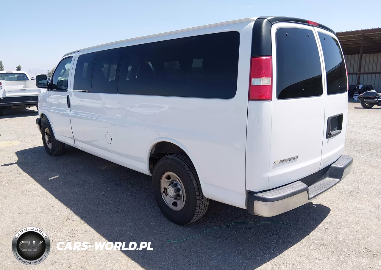 2018 Chevrolet Express 3500 Lt VIN:1GAZGPFG3J1300930 - 3