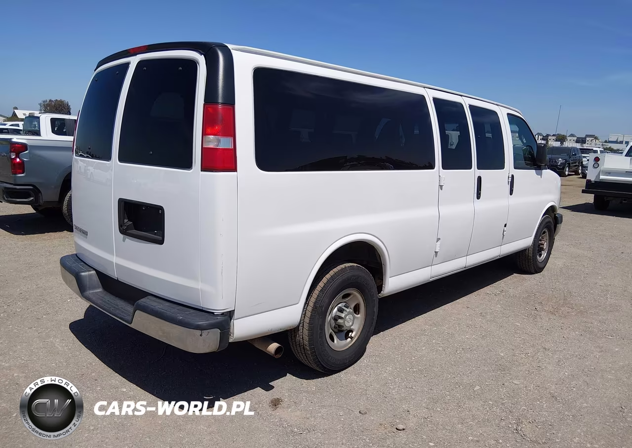 2018 Chevrolet Express 3500 Lt VIN:1GAZGPFG3J1300930 - 4