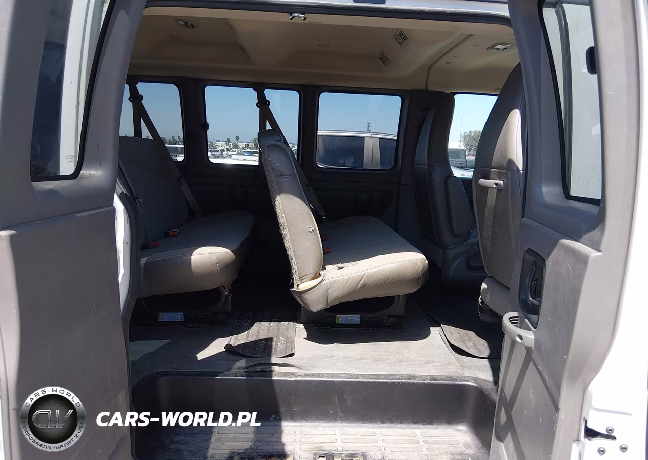 2018 Chevrolet Express 3500 Lt VIN:1GAZGPFG3J1300930 - 8