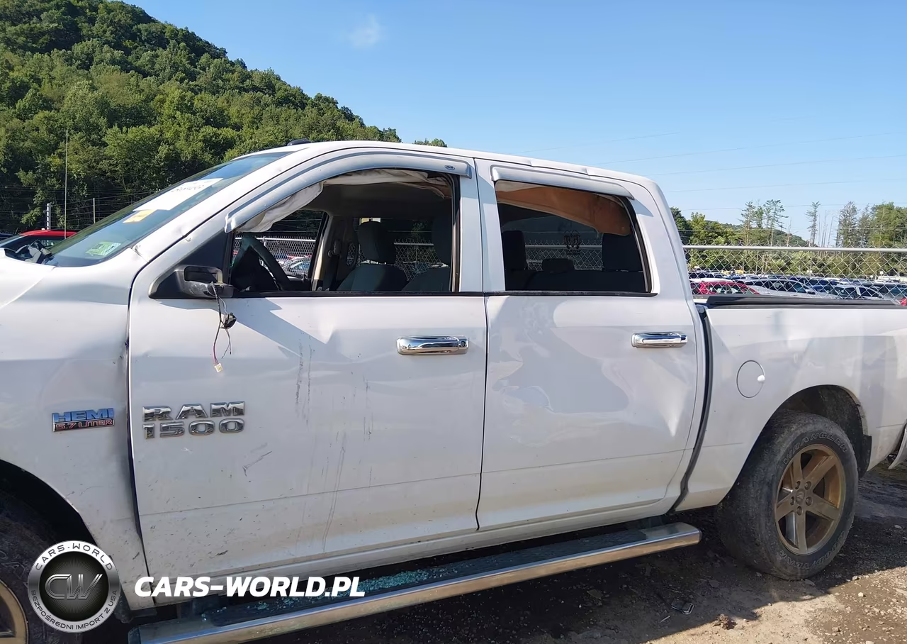 2018 Ram 1500 Express 4X4 5'7 Box VIN:3C6RR7KTXJG198314 - 15