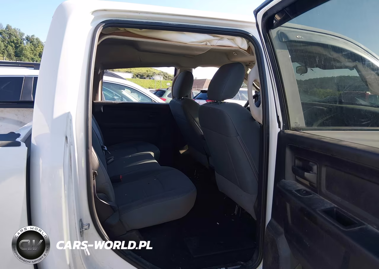 2018 Ram 1500 Express 4X4 5'7 Box VIN:3C6RR7KTXJG198314 - 8