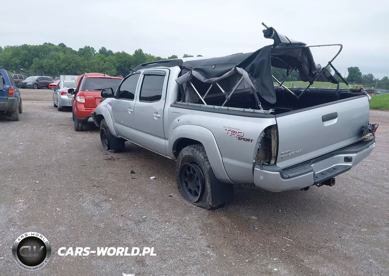 2013 Toyota Tacoma Base V6 VIN:5TFLU4EN2DX082145 - 3