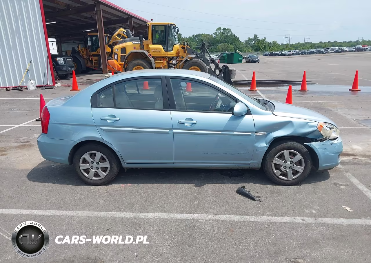 2007 Hyundai Accent Gls VIN:KMHCN46CX7U142829 - 13