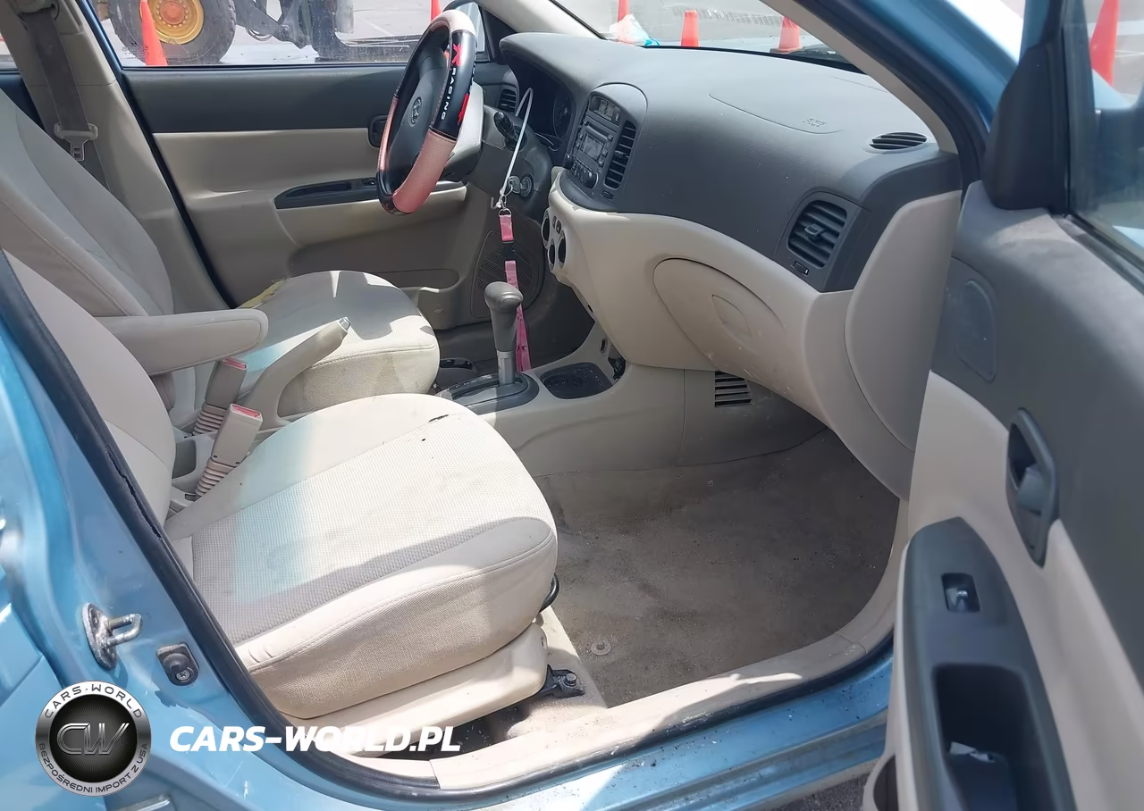 2007 Hyundai Accent Gls VIN:KMHCN46CX7U142829 - 5