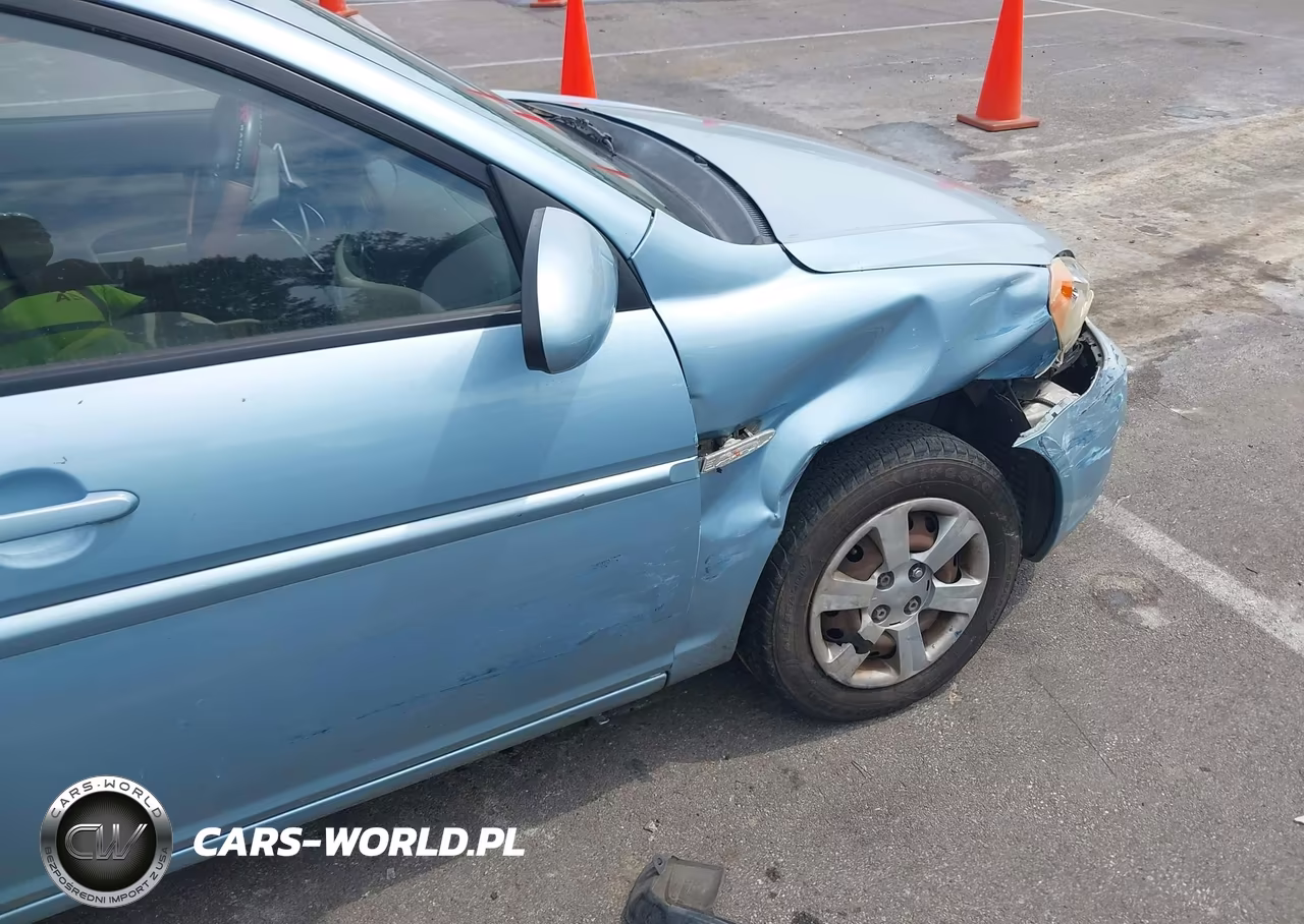 2007 Hyundai Accent Gls VIN:KMHCN46CX7U142829 - 6
