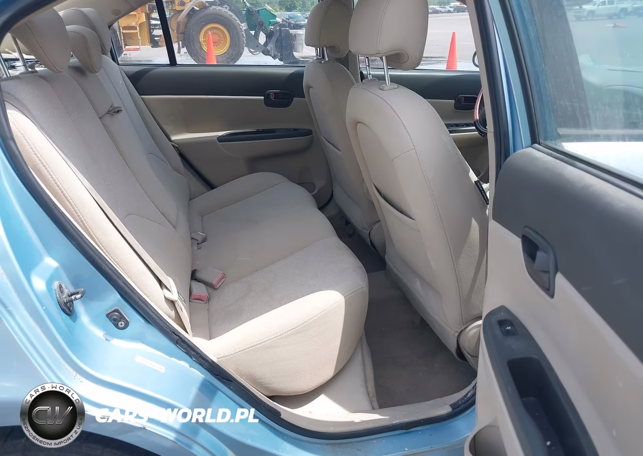2007 Hyundai Accent Gls VIN:KMHCN46CX7U142829 - 8