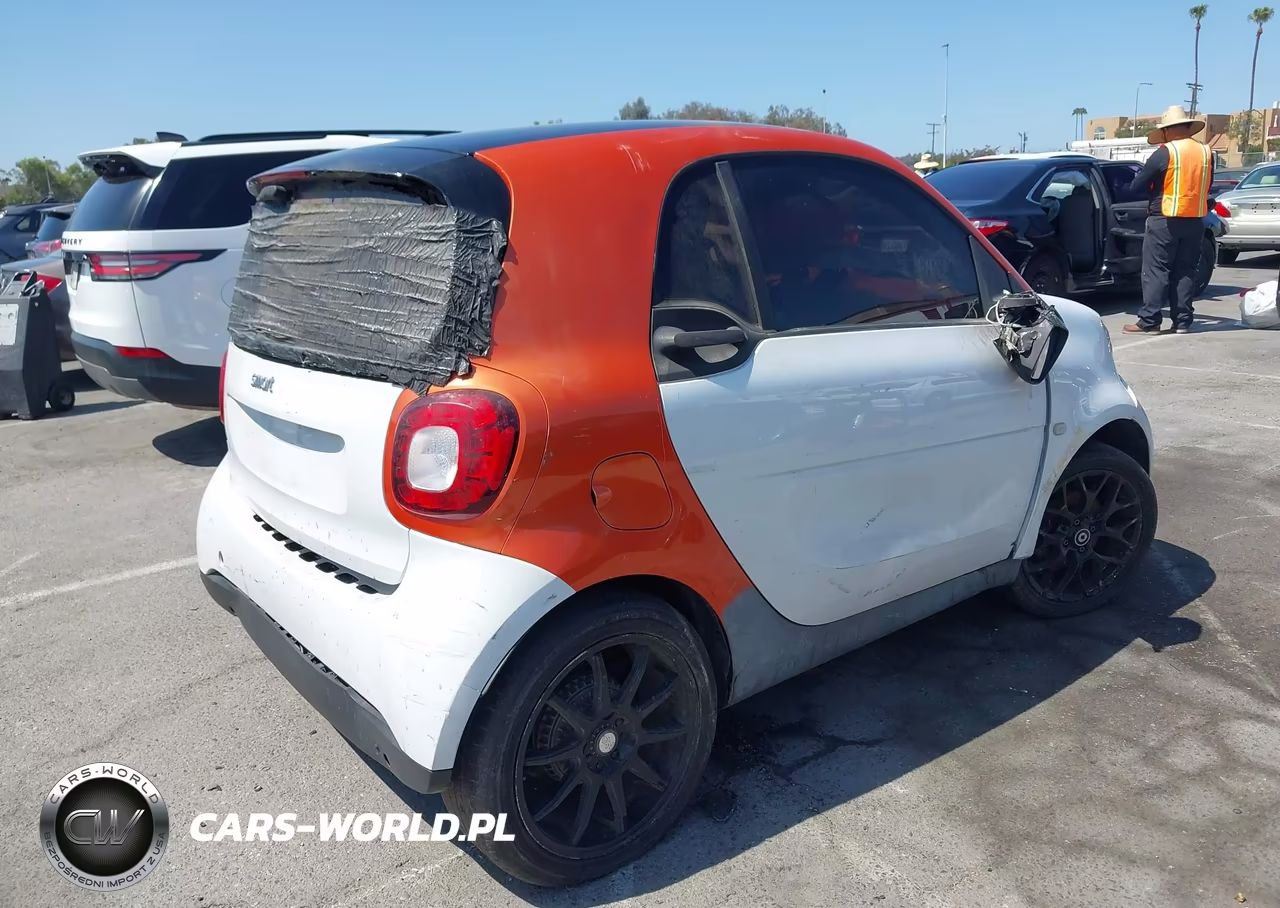 2016 Smart Fortwo Passion VIN:WMEFJ5DA5GK053462 - 4