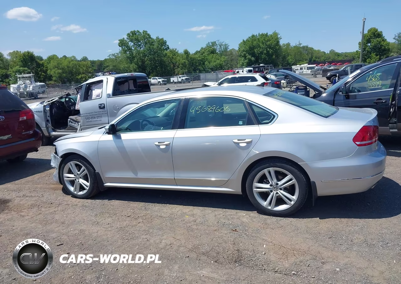 2015 Volkswagen Passat 2.0L Tdi Sel Premium VIN:1VWCV7A38FC032571 - 14