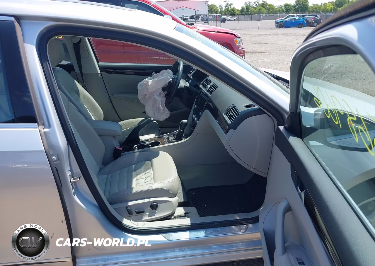 2015 Volkswagen Passat 2.0L Tdi Sel Premium VIN:1VWCV7A38FC032571 - 5