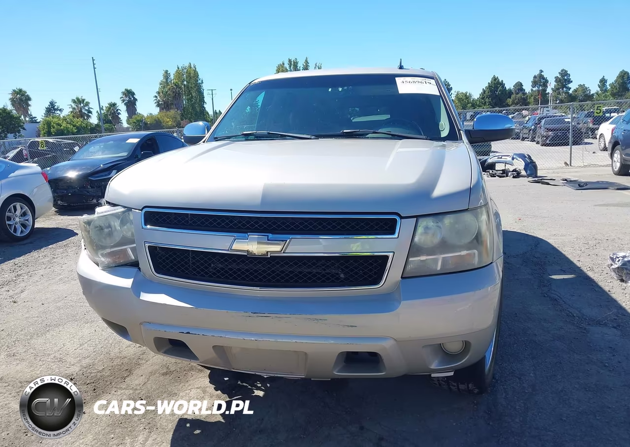 2008 Chevrolet Suburban 1500 Ls VIN:1GNFC16068R131138 - 12