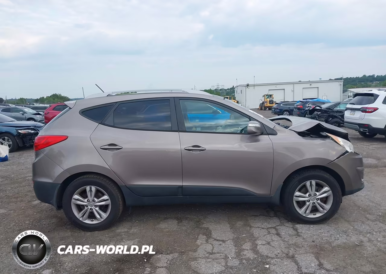 2013 Hyundai Tucson Gls VIN:KM8JUCAC0DU565815 - 13