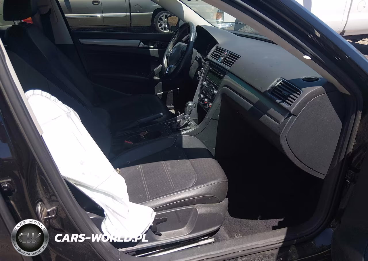 2014 Volkswagen Passat 1.8T Wolfsburg Edition VIN:1VWAT7A39EC023115 - 5