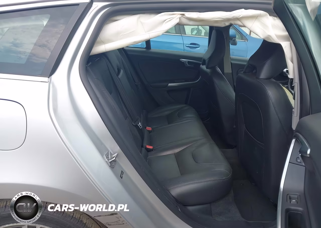 2016 Volvo V60 T5 Drive-E Premier VIN:YV140MEK9G1305577 - 8