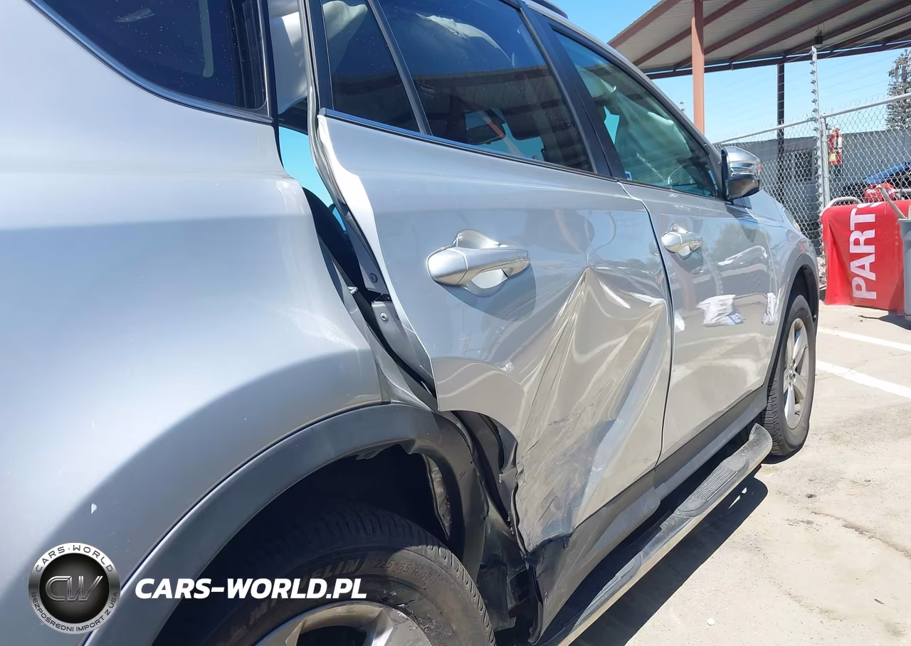 2015 Toyota Rav4 Xle VIN:2T3RFREV0FW284572 - 6