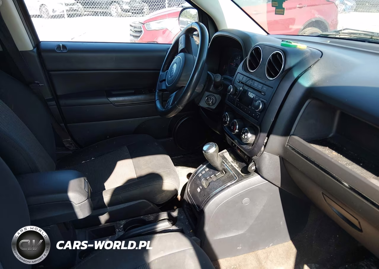 2013 Jeep Compass Latitude VIN:1C4NJCEBXDD205631 - 5