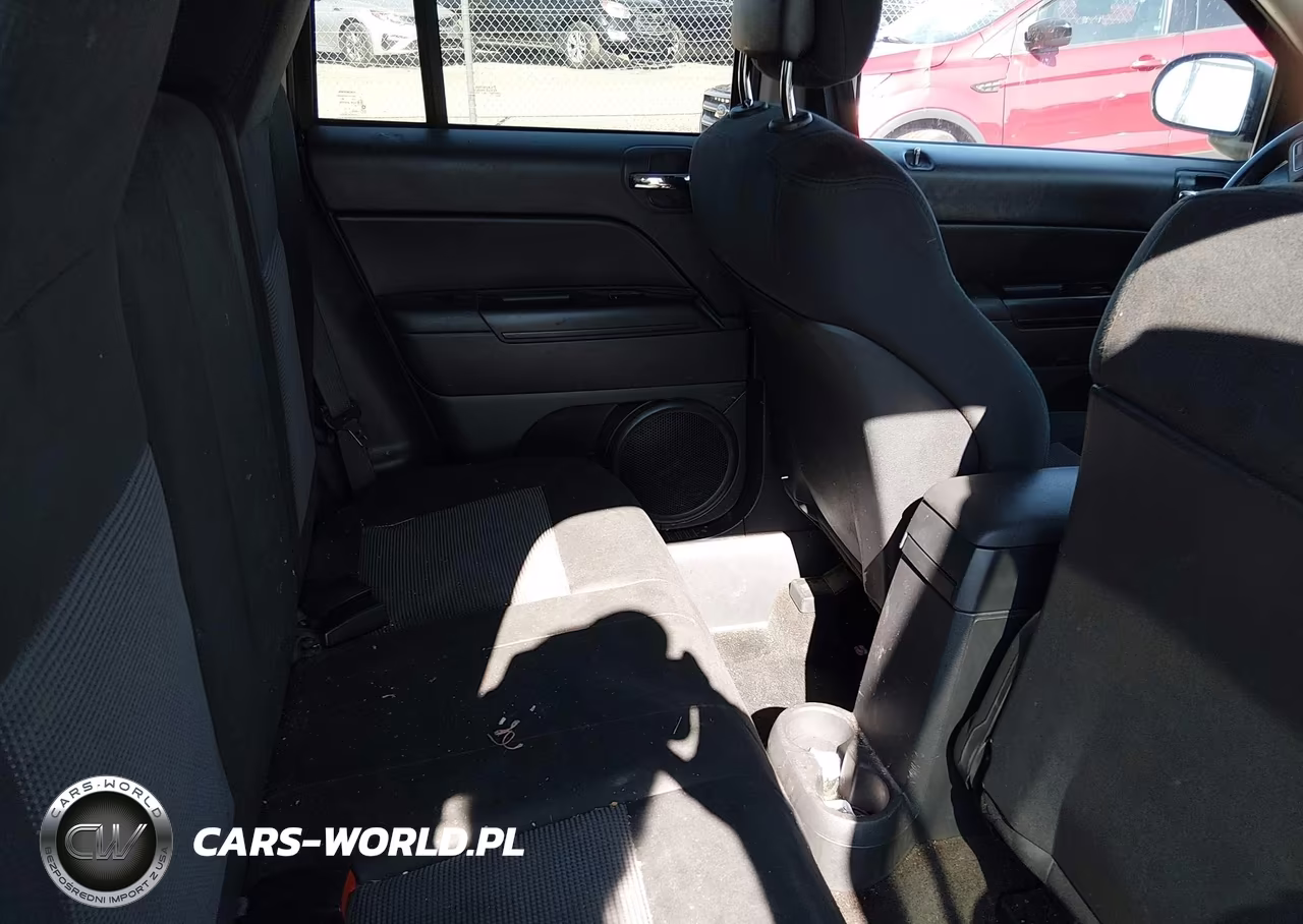 2013 Jeep Compass Latitude VIN:1C4NJCEBXDD205631 - 8