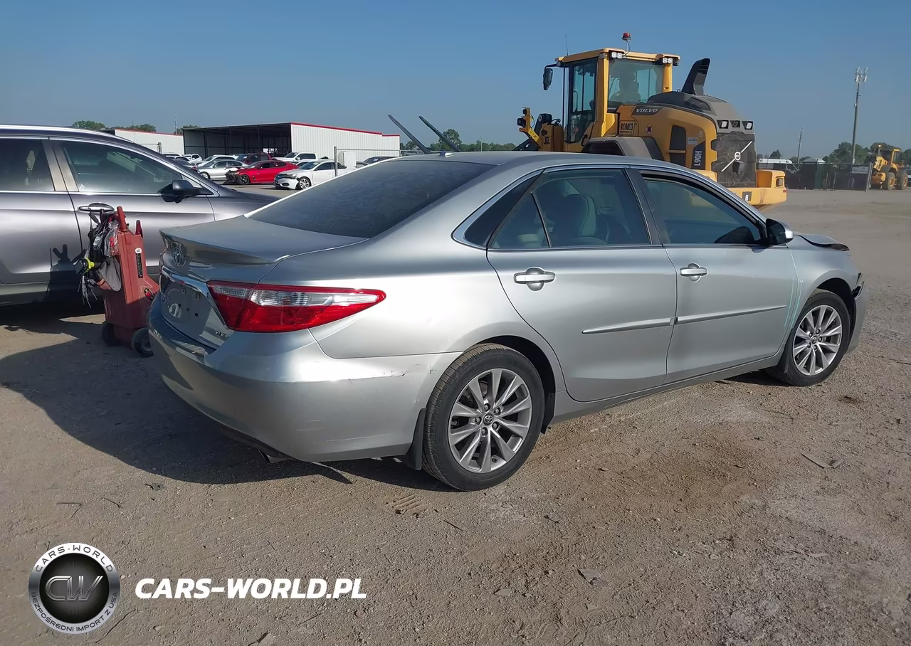 2017 Toyota Camry Xle VIN:4T1BF1FK4HU393684 - 4