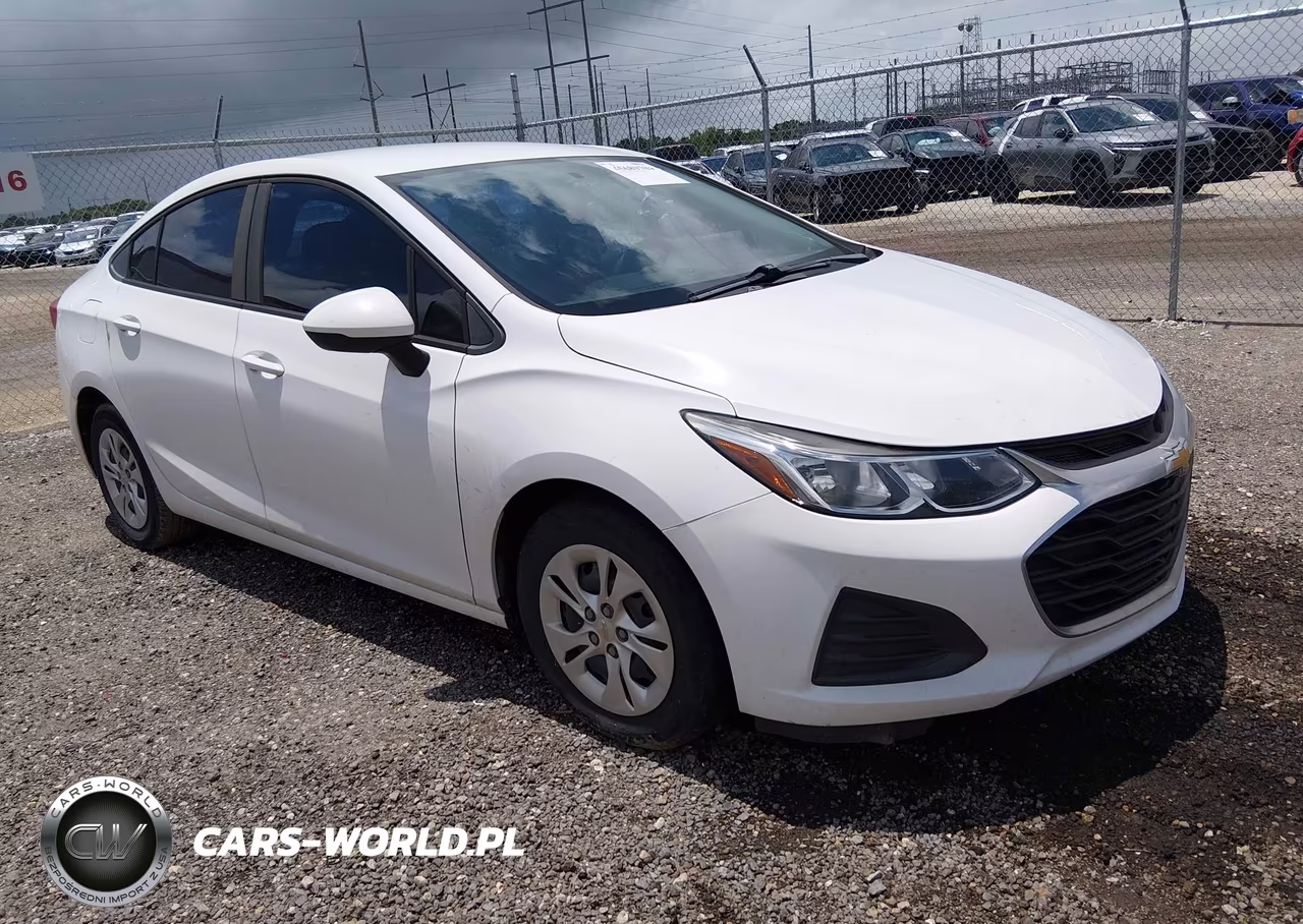 2019 Chevrolet Cruze Ls – zdjęcie 1 z 11